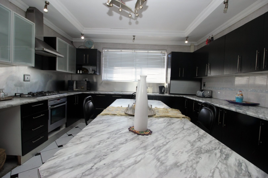 Commercial Property for Sale in Tuscany Glen Western Cape